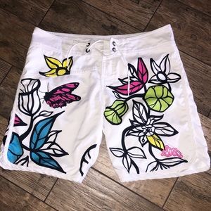 Gorgeous white SIMS Swim Board Shorts Women’s 9